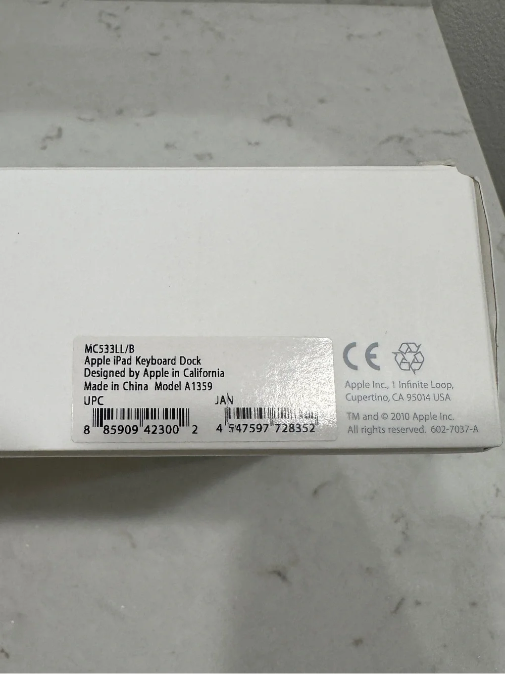 Apple White iPad Keyboard Dock - Slim Typing Accessory